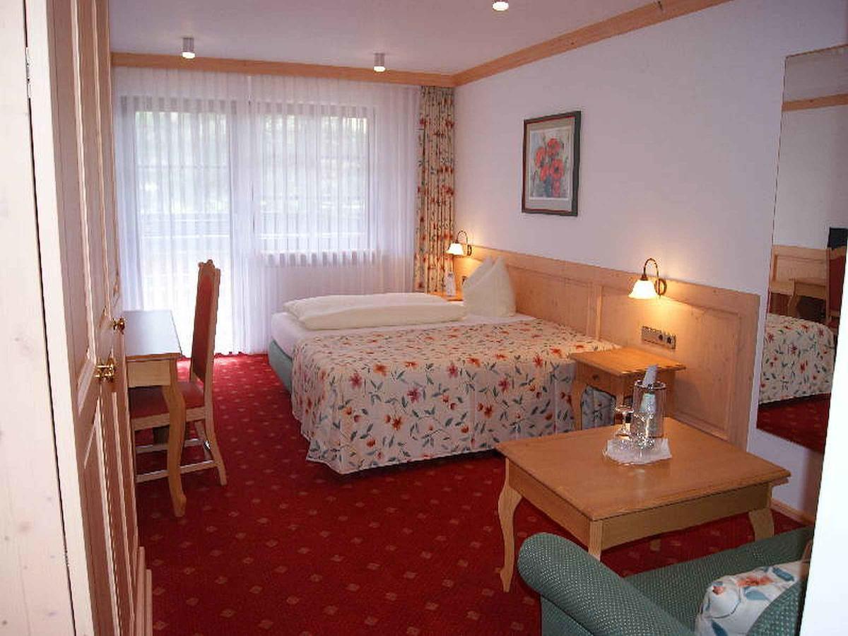 Hotel-Gasthof Zum Suessen Grund Albstadt Buitenkant foto